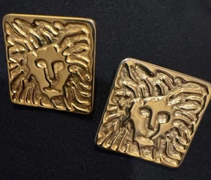 Vtg Anne Klein Lion Head Earrings Pierced Gold Flat Square Embossed - Picture 1 of 7