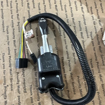 3081534 REV 4 BLANCO/VOLVO WXLL XPEDITOR INTERRUPTOR INTERMITENTE 2460889 Foto 1 de 4