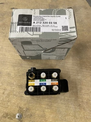 Air Suspension Valve Block For Mercedes Benz GL350 450 550 ML250 S400 2123200358 - Image 1 of 4