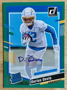 2023 Donruss Derius Davis Rated Rookie Auto Green RC #351 Chargers - Bild 1 von 2