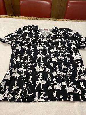 Izzy SCRUB TOP  Peaches Size M Short Sleeves  Black & White Girl Shopping CS22 - Image 1 of 4