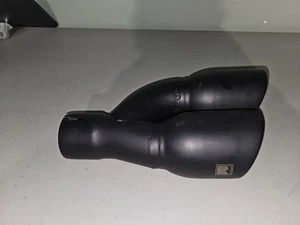 Kit de punta de escape doble Roush Performance - negro con arañazos - Imagen 1 de 6
