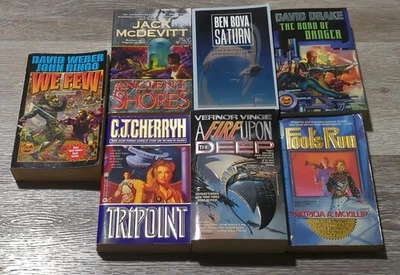Classic Science Fiction 7 book lot. Sci-fi Paperbacks from the 80s & 90s Foto 1 de 3