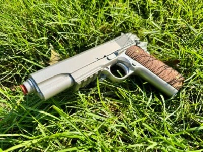 Non Firing Classic Silver Toy Gun Replica Pro Pistol - Image 1 of 4