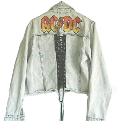 Jaqueta jeans feminina AC/DC tamanho M lavagem ácida azul - Imagem 1 de 4