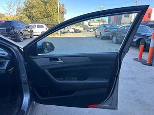 HYUNDAI SONATA LF 10/2014-01/2020 RIGHT FRONT WINDOW REG/MOTOR P/N 82481C1010 - Picture 1 of 12