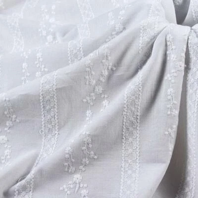 Tela de algodón de 1 yarda vintage bordada floral blanco algodón tela de encaje 51" de ancho Foto 1 de 4