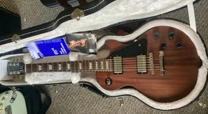 GIBSON LES PAUL 2010 CLASSIC CUSTOM WINE DARK RED WINE Beautiful played once - Picture 1 of 10