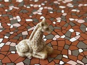 Wade England Miniature Porcelain Figurine Whimsies "Giraffe" - Picture 1 of 7