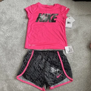 Nike Girls Active Dri Fit Top & Shorts Set Pink/Black Size: 6 - Picture 1 of 2