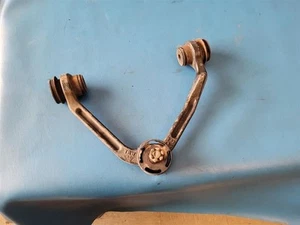99 00 01 02 FORD EXPEDITION BRAZO DE CONTROL SUPERIOR DERECHO DELANTERO 4X4 136459 - Imagen 1 de 6