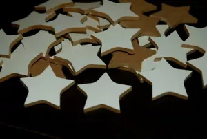 50 stelle in legno di mdf bianco da un lato, 5cm circa matrimonio, bomboniera - Foto 1 di 1