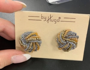 Pendientes vintage con clip en racimo azul claro, dorado y naranja Hugo - Imagen 1 de 5