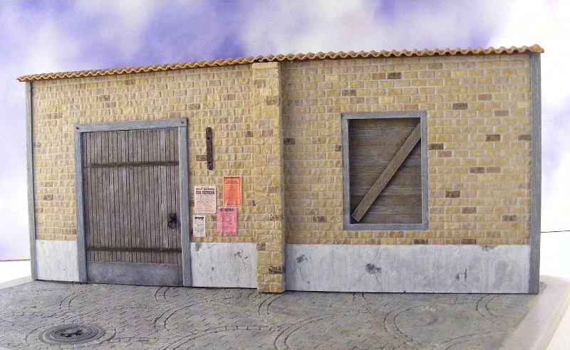 Reality In Scale 1/35 Old Warehouse Facade for Diorama (Size: 29x12.5cm) - Image 1 of 1