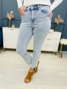 Lovervet By Vervet Women’s Plus Size Straight Leg Jeans | Light Wash | Size 22W - Picture 1 of 8