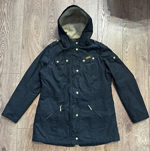Barbour International Flywheel Parka Wax Damenmantel aus gewachster Baumwolle - Bild 1 von 24