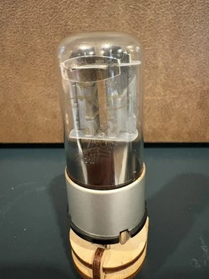 Base metálica 6N8P 6H8C 6SN7GT Shuguang China Tubo TV7 y Maxi probado Nuevo de Lote Antiguo 🎸 Foto 1 de 4