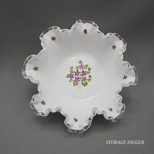 Vintage Fenton Kunst Milchglas Silver Crest Veilchen im Schnee gekräuselte Schale - Bild 1 von 11