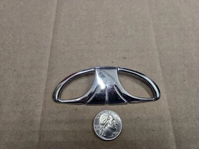 Daewoo OEM Plástico Cromo Vintage Capucha Emblema Insignia Logo Placa de Identificación Nombre Insignia Foto 1 de 3