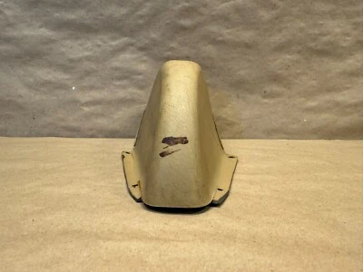 Cubierta de moldura de bisagra superior para puerta trasera Jaguar XKE E-Type FHC 2+2 BD38323 Foto 1 de 4