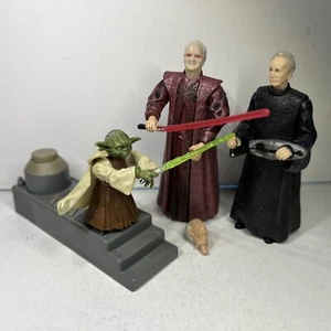 Revenge of the Sith Yoda Spinning Attack Action And Palpatine Figure Lot 2004 - Picture 1 of 3