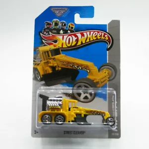 Hot Wheels HW City Street Cleaver 2013 New - Picture 1 of 2