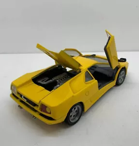 Testors Italieri Lamborghini Diablo Yellow 1/24 Scale Diecast Car - Picture 1 of 7
