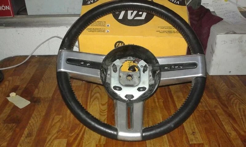 2403350aa 116420 volante ford mustang gt500 descapotable 2006 Foto 1 de 1