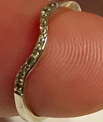 Vintage Ladies Size 5 Wavy .11 Carat 925 Diamonds Wedding Band - Image 1 of 4