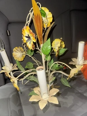 ¡¡HERMOSO!! CANDELABRO TOLE ITALIANO VINTAGE Flores Amarillas Pensamiento Pensamiento? Foto 1 de 4