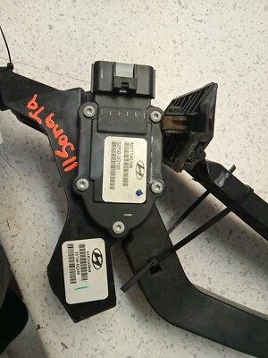 Acelerador de pedal de gasolina Hyundai Sonata 2011-2014 32700-3Q100 OEM Foto 1 de 4
