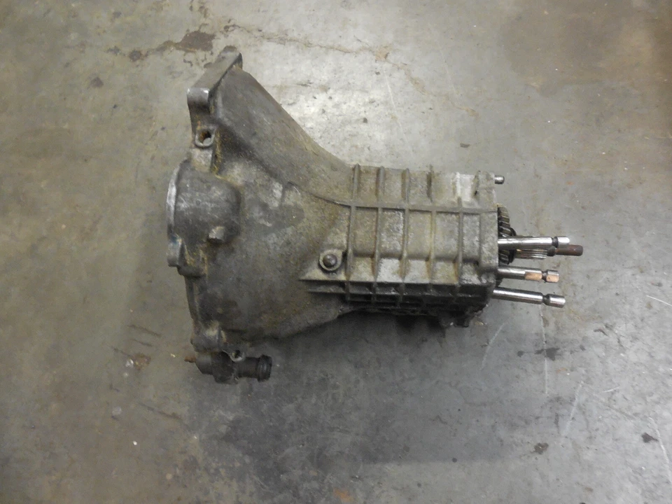 BMW Manual Gearbox 474513 / 6 70's 80's? For parts or pieces Transmission - Изображение 1 из 4