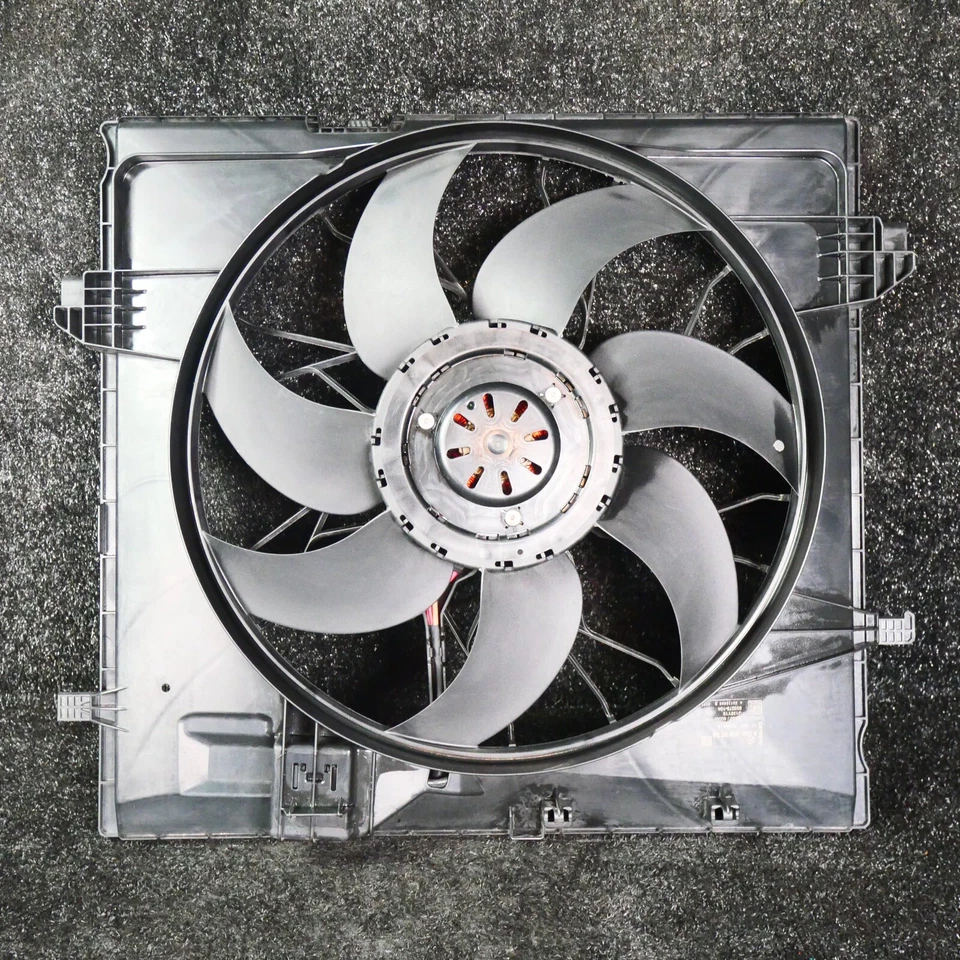 Mercedes GLE350 Engine Cooling  Motor  Fan  2016 2018  A0999062400 W166  67K Foto 1 de 4