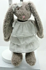 Bastide Diffusion Hase taupe Fell mit Volantkleid weiß ca. 39 cm - Bild 1 von 2