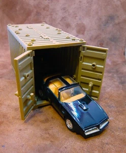 Modelo contenedor 1:43 (se adapta a coches 1:43) con puertas de apertura. Amarillo militar. - Imagen 1 de 6