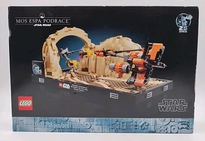 LEGO 75380 Star Wars Mos Espa Podrace Diorama NEU VERSIEGELT - (#R1-A9) - Bild 1 von 10