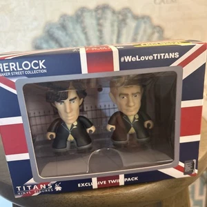 Titanes Vinilo BBC Sherlock Holmes Colección "The Baker Street" Paquete Doble Nuevo en Caja C5 - Imagen 1 de 14