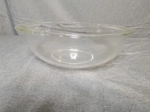 Vaso de borosilicato transparente vintage Pyrex #024 2 cuartos 8 1/2" tazón para servir - Imagen 1 de 7