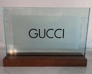 Gucci Kaufhaus Tabletop Händler Display Schild, Neiman Marcus / Macy’s - Bild 1 von 7