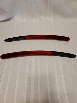 New OEM 2019-2021 Jaguar F - Pace Rear Reflectors Pair Left Right SVR - Image 1 of 4