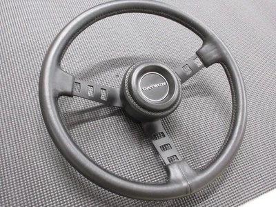 Réplica Nissan Datsun Competition Volante Datsun Horn Pad S30 S130 240Z Foto 1 de 3