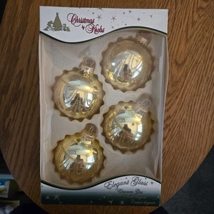 Krebs EE. UU. Adornos de Navidad de Vidrio Oro Brillo Caja de 4 Caja Abierta - Imagen 1 de 4
