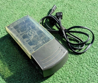 Cargador de batería multialcalino universal recargable Rayovac + cable de alimentación usado en excelente estado Foto 1 de 4