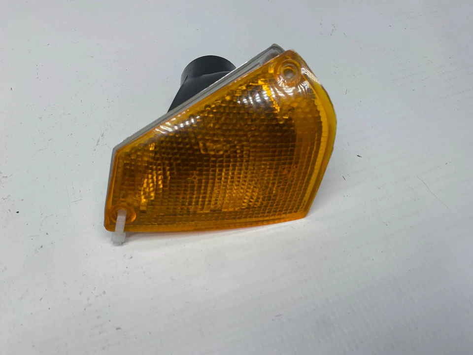BMW R100RT Front Left Indicator Front Left Turn Signal Indicator (1) 95' - Image 1 of 4