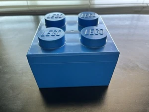 NUEVO Contenedor de Almacenamiento Lego Capacidad 5x5x3 Ladrillo Azul Coleccionable - Imagen 1 de 4
