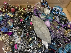Vintage to Now Junk Jewelry Lot for Crafting Art Tangled Broken 5lb 2oz - Picture 1 of 8