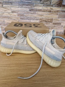 Adidas Yeezy Boost 350 V2 SIZE 4.5 - Picture 1 of 16
