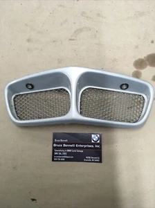 2005-2008 BMW K1200GT OIL COOLER GRILLE 26K 240197. - Picture 1 of 2