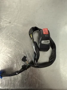 2007-2008 Yamaha YZFR1 R1 Right Hand Control Kill Switch WRKS TESTED - Picture 1 of 7
