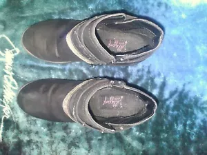 Girls low Black Boots with sparkle bands - Picture 1 of 8